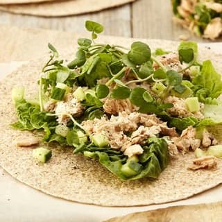 Delicious Salmon & Cucumber Wraps Recipe 🌟